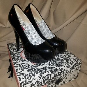 Pleaser Bordello Black Patent